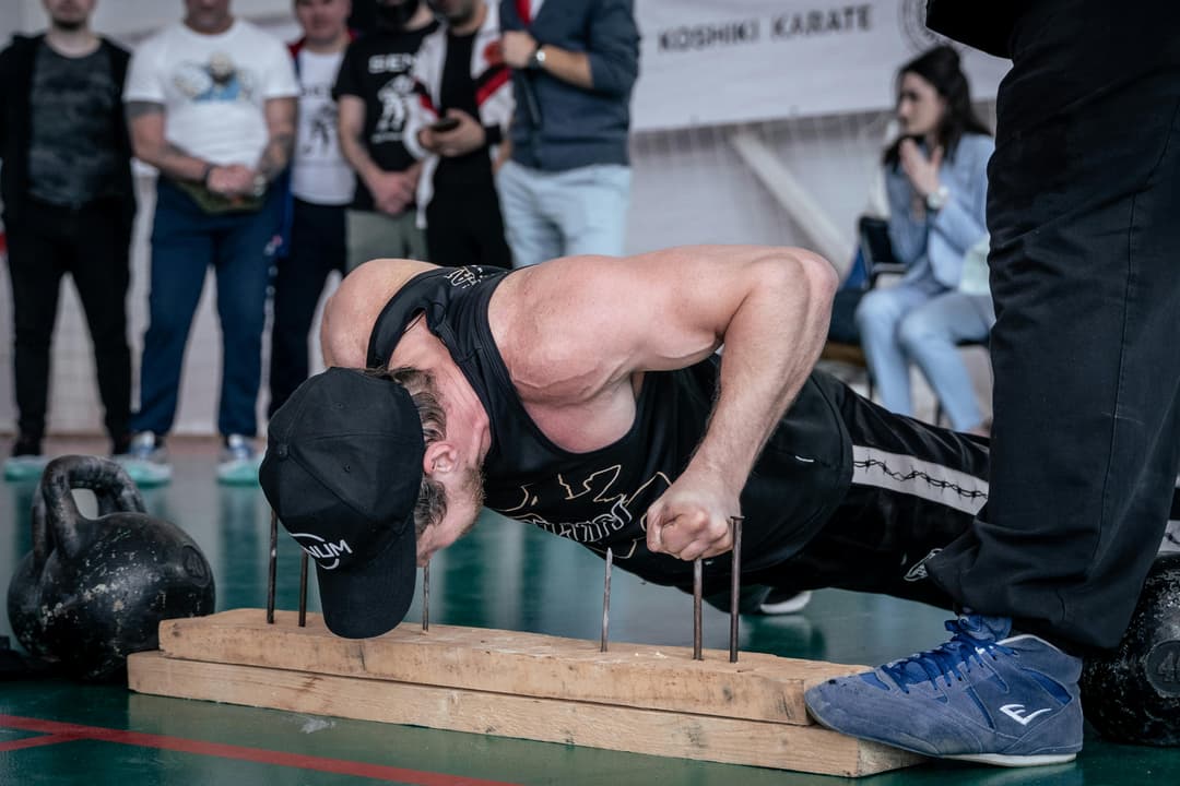 Cum să arzi calorii fără să mergi la sală