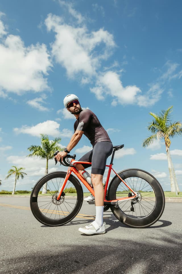 Alergarea versus ciclismul: care este mai bun pentru tine?