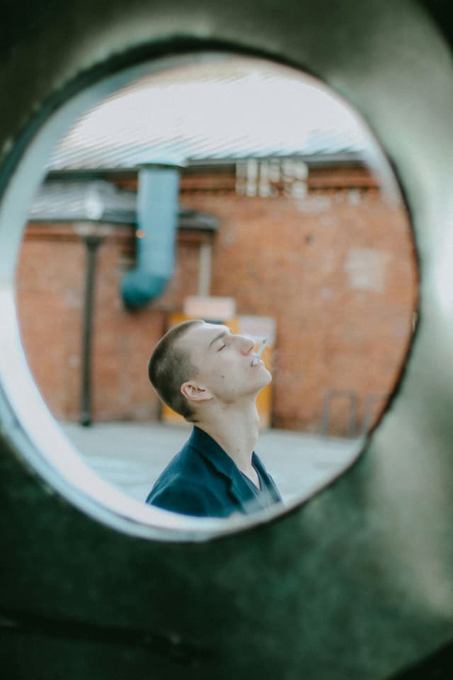 Tehnici de respirație anti-anxietate pentru viața urbană