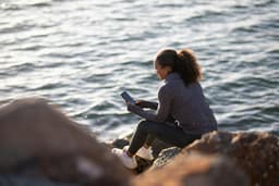 Aplicații de meditație și mindfulness: merită să le folosești?