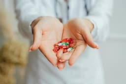 Amigdalita: cauze frecvente, simptome și când este necesar tratament cu antibiotic