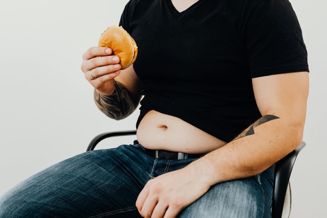 Cum să îți menții greutatea corporală prin alimentație conștientă