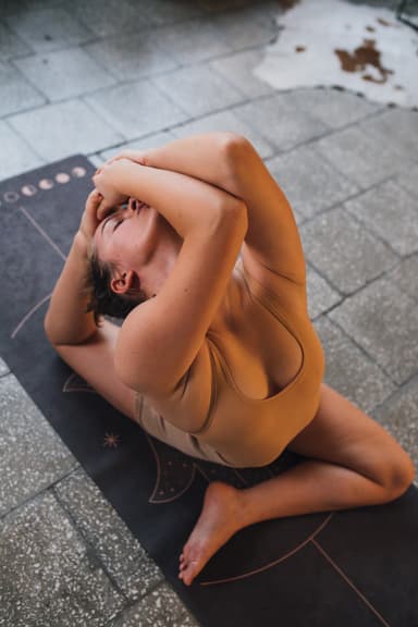 Cum să îți îmbunătățești flexibilitatea prin stretching