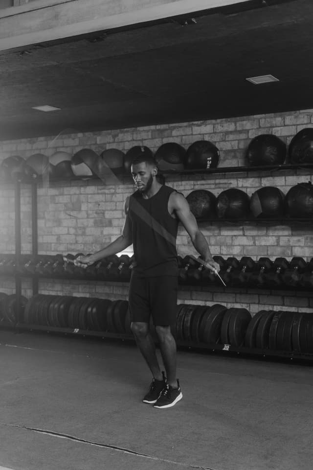 Antrenamente HIIT vs. exerciții cardio tradiționale: ce e mai eficient?