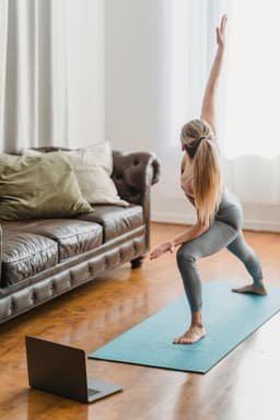 Cum îți creezi o rutină de fitness realistă acasă