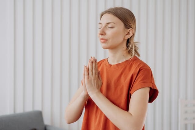 Stretching complet după o zi lungă de lucru