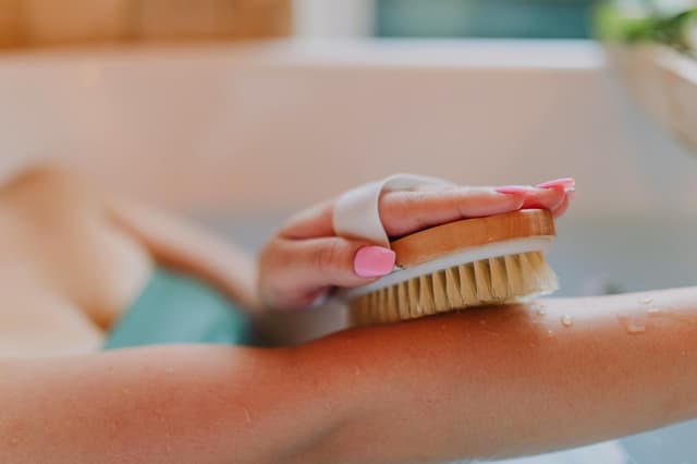 Igiena mentală: cum îți detoxifici feed‑urile digitale