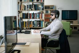 Cum să îți menții sănătatea ochilor în era digitală