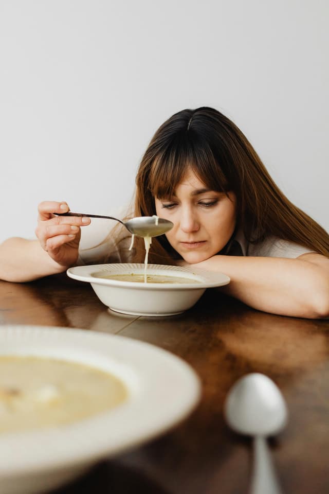 Rolul alimentației în gestionarea stărilor emoționale