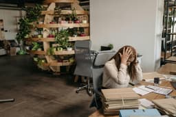 Cum să îți gestionezi timpul pentru a reduce stresul